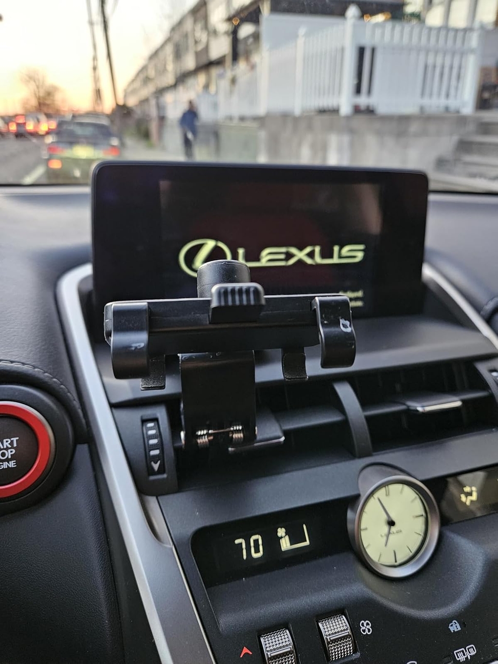 🔥Last Day 50% OFF🔥 Universal 360° Dashboard Phone Holder For You